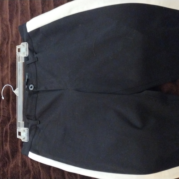 Kenneth Cole NWOT black skinny pants white stripe down side of legs - Picture 3 of 6